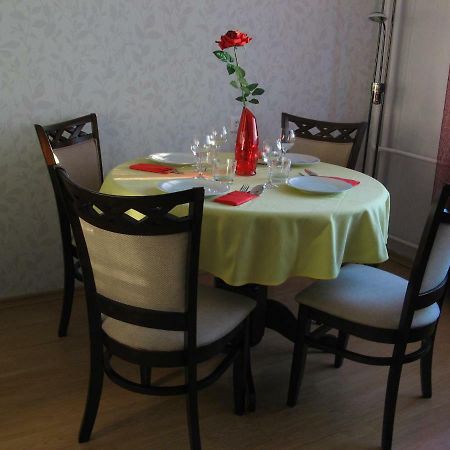 Gratarre Apartment Kuressaare Ngoại thất bức ảnh